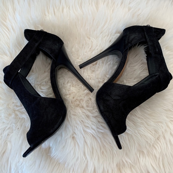 Chinese Laundry Black Jolt Bootie NWT - Picture 7 of 8